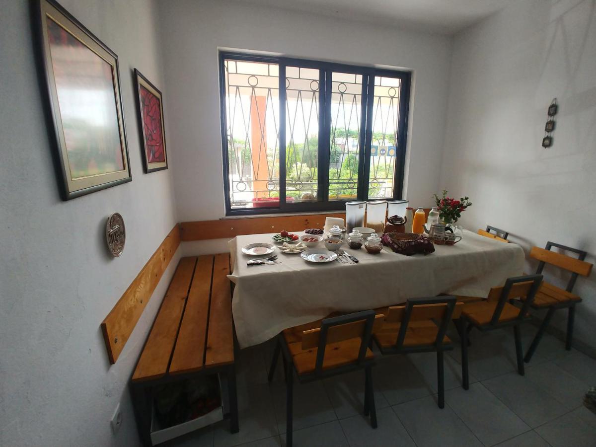 Green Garden Guesthouse Shkoder Ngoại thất bức ảnh