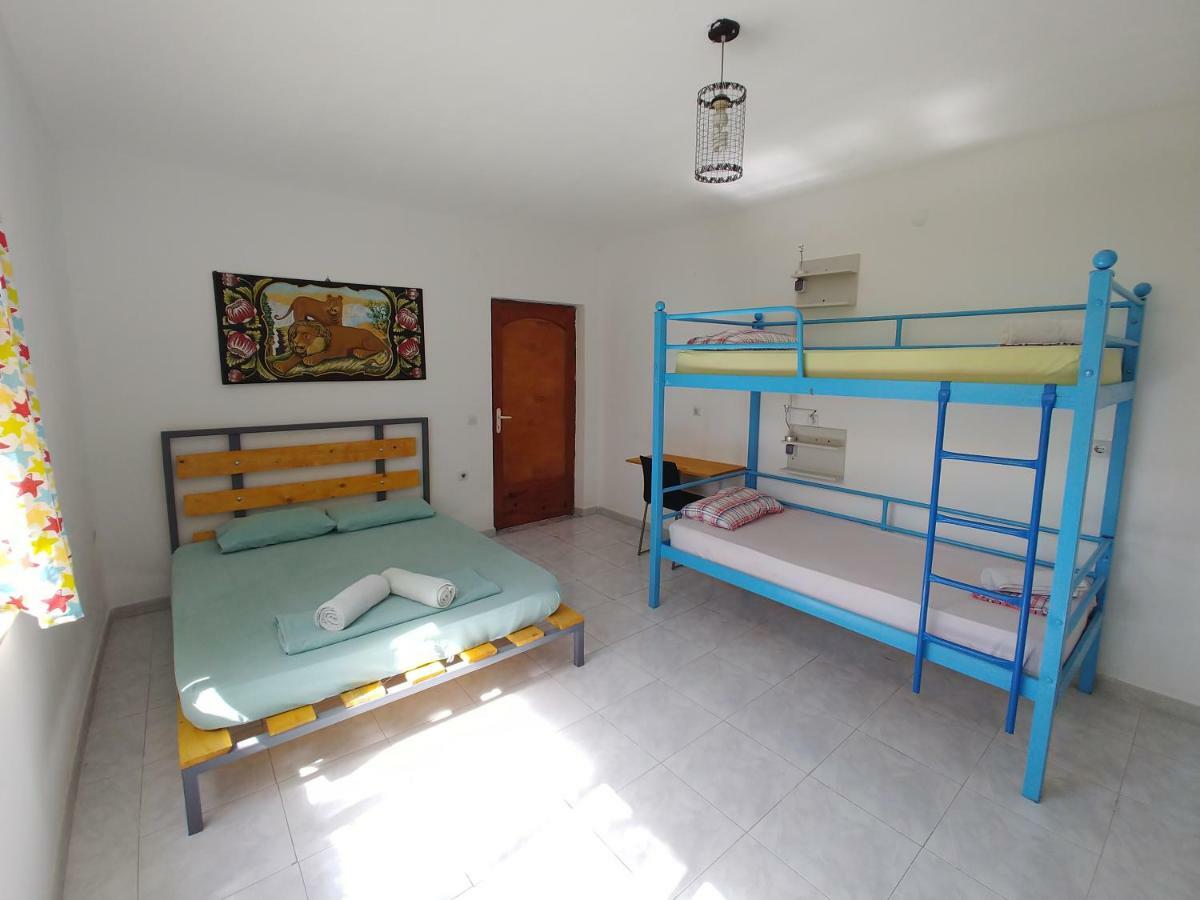 Green Garden Guesthouse Shkoder Ngoại thất bức ảnh